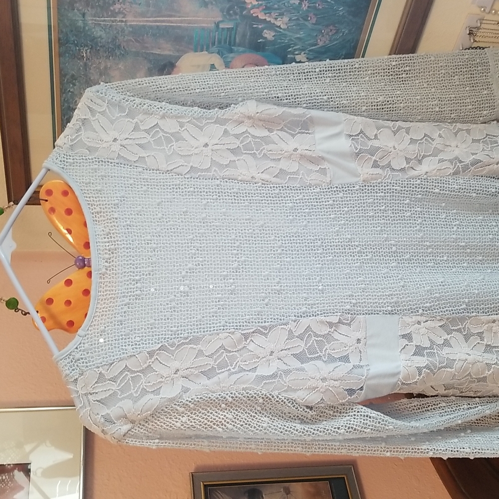 Top - Picture 3 of 3